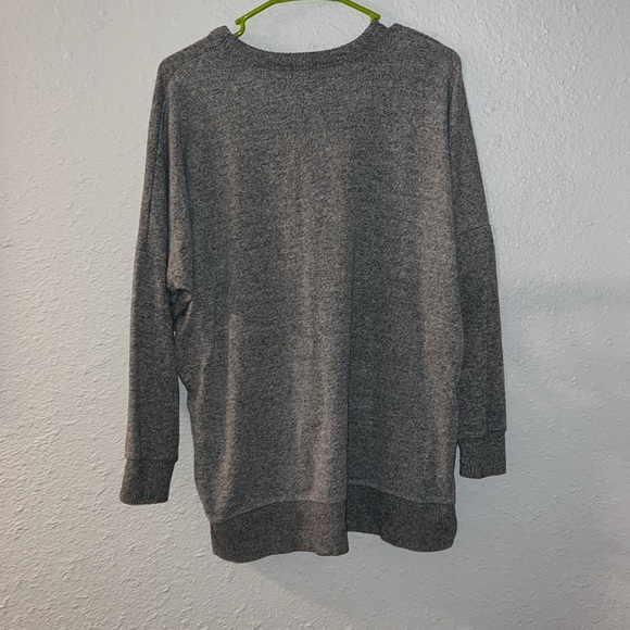 EUC WOMENS AERIE OVERSIZED PULLOVER SIZE XS FITS MORE LIKE MEDIUM - Picture 2 of 5